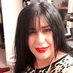 Meet your Posher, Aycha